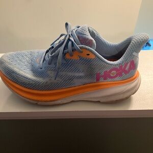 Hokas size 9 regular women’s